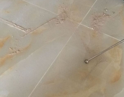阜平瓷砖空鼓维修公司分享粘合剂选择不当在瓷砖铺贴过程中可能导致以下问题